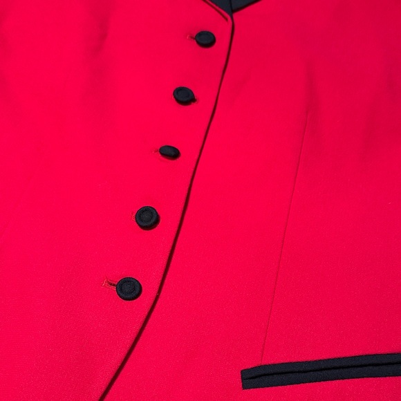 Kasper Red Blazer with Black Contrast Collar - Picture 3 of 11